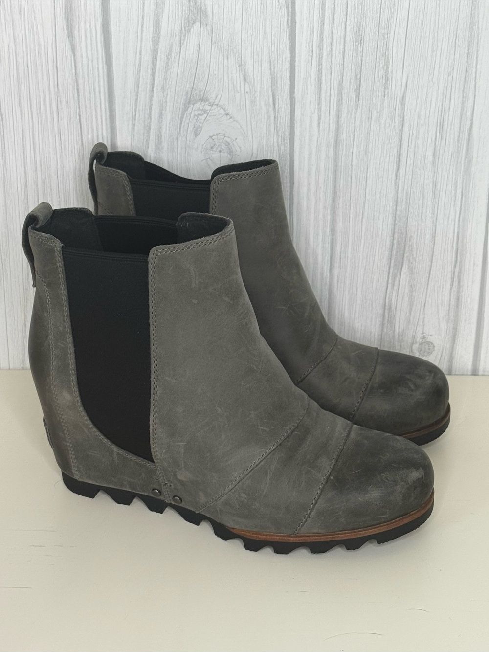 Sorel Discontinued Lea Gray boots